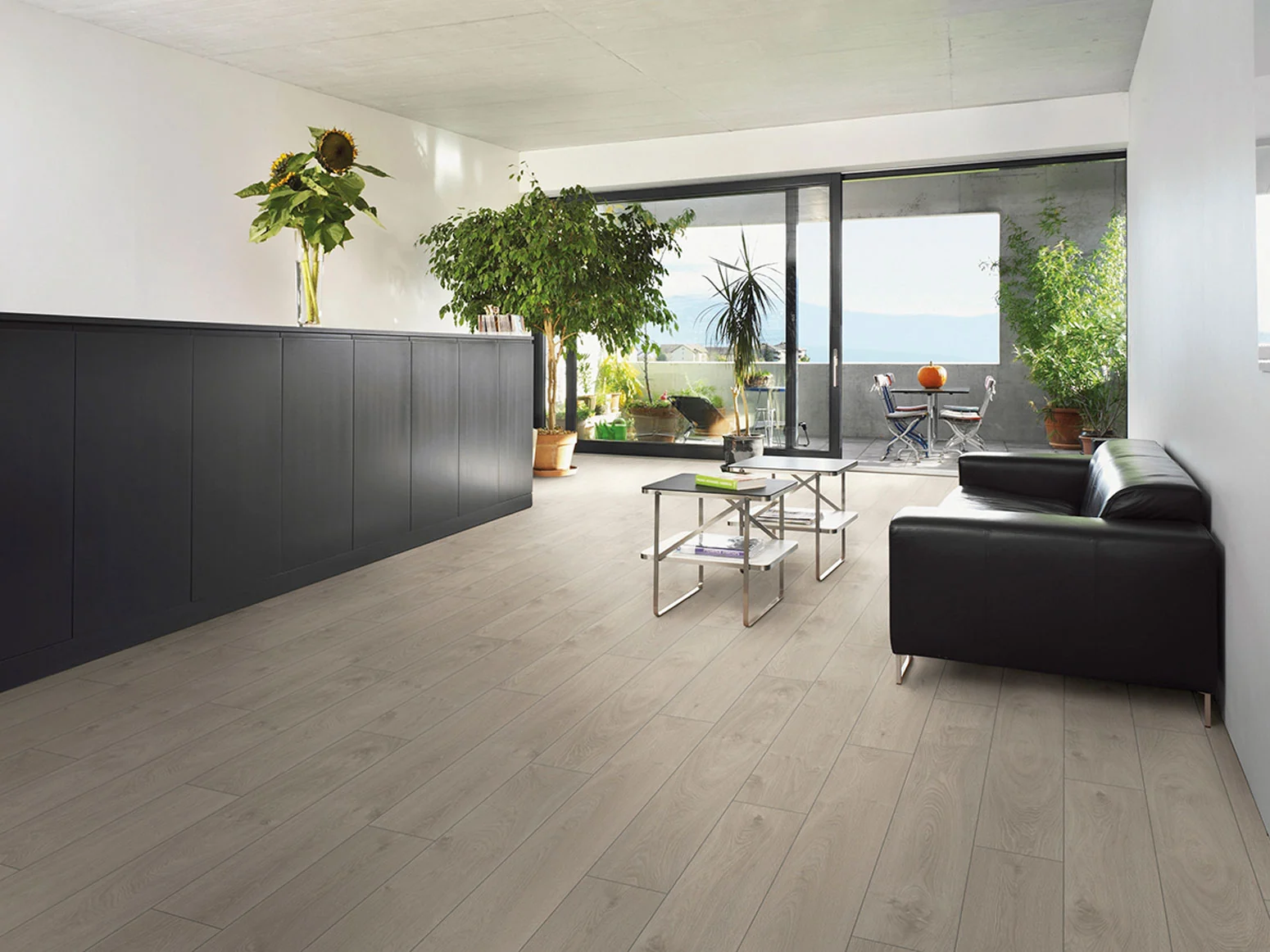 Solidchrome 4202 Interlaken en un ambiente